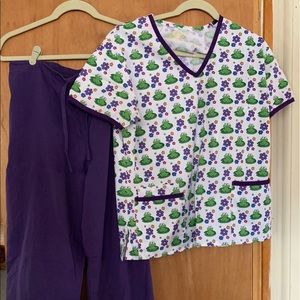 Scrub set